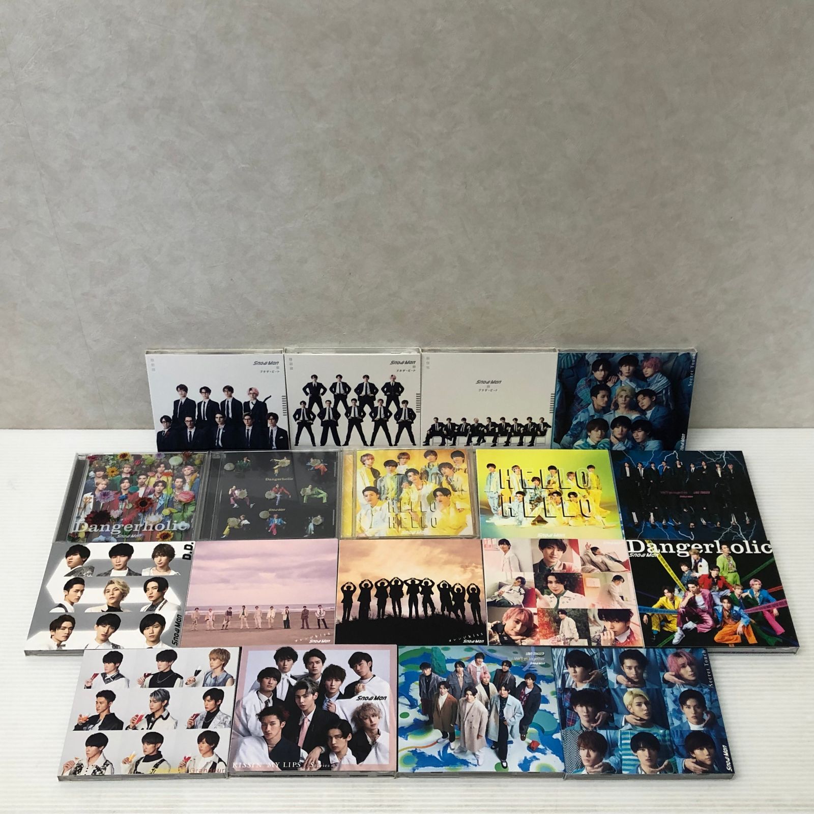 SnowMan CD DVD まとめ売り　30枚 SnowMan シングル CD まとめ売り 3形態 30枚セット⑤ - メルカリ