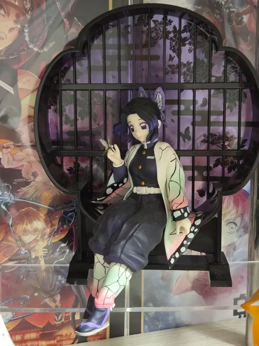 鬼滅の刃 一番くじ 悪魔の意味 善逸 ＆ しのぶ 折りたたみ式スクリーン フィギュア バッチ