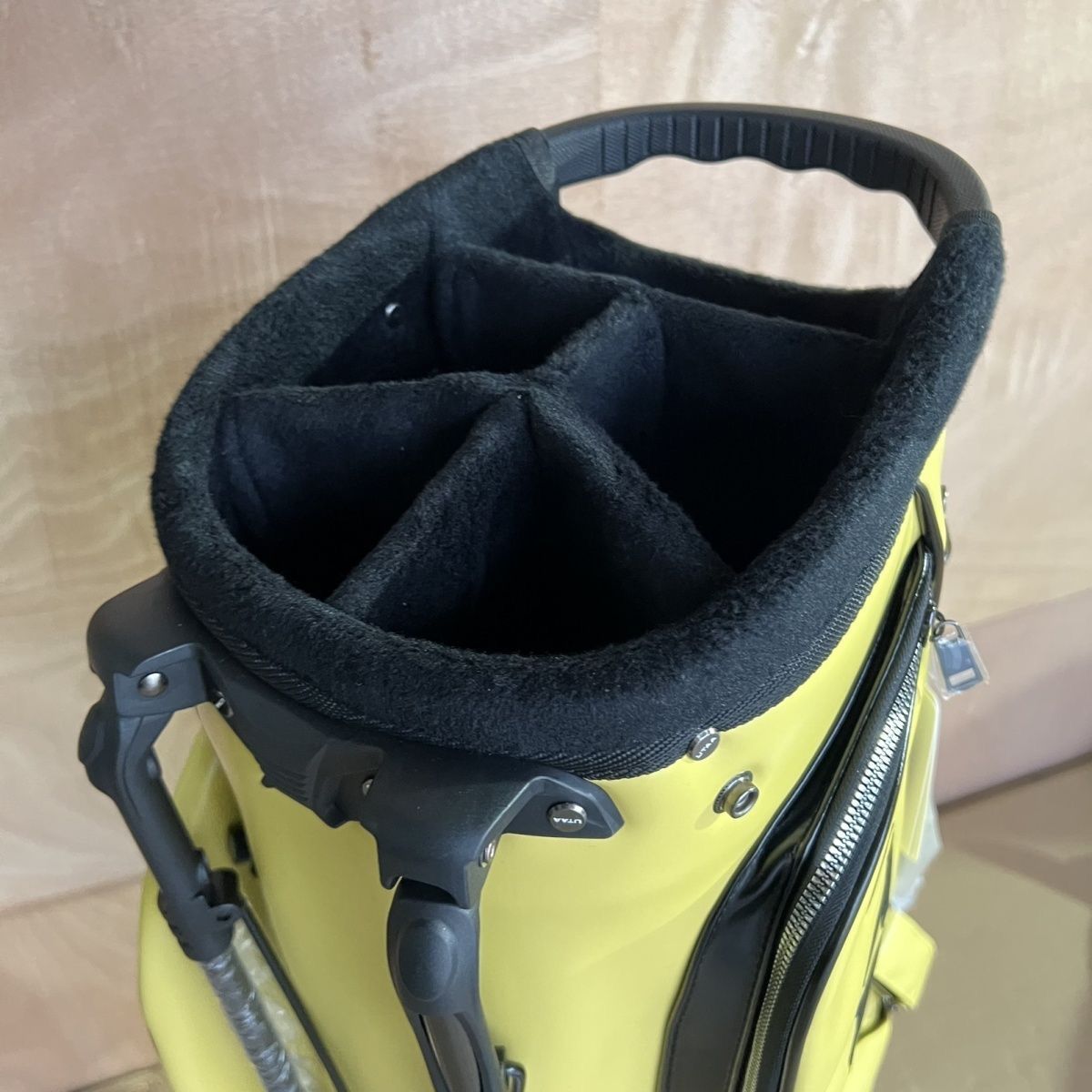 ゴルフUTAA 新品バッグ キャディバッグ キャスター型 男女兼用 ゴルフUTAA 新品バッグ キャディバッグ キャスター型 男女兼用