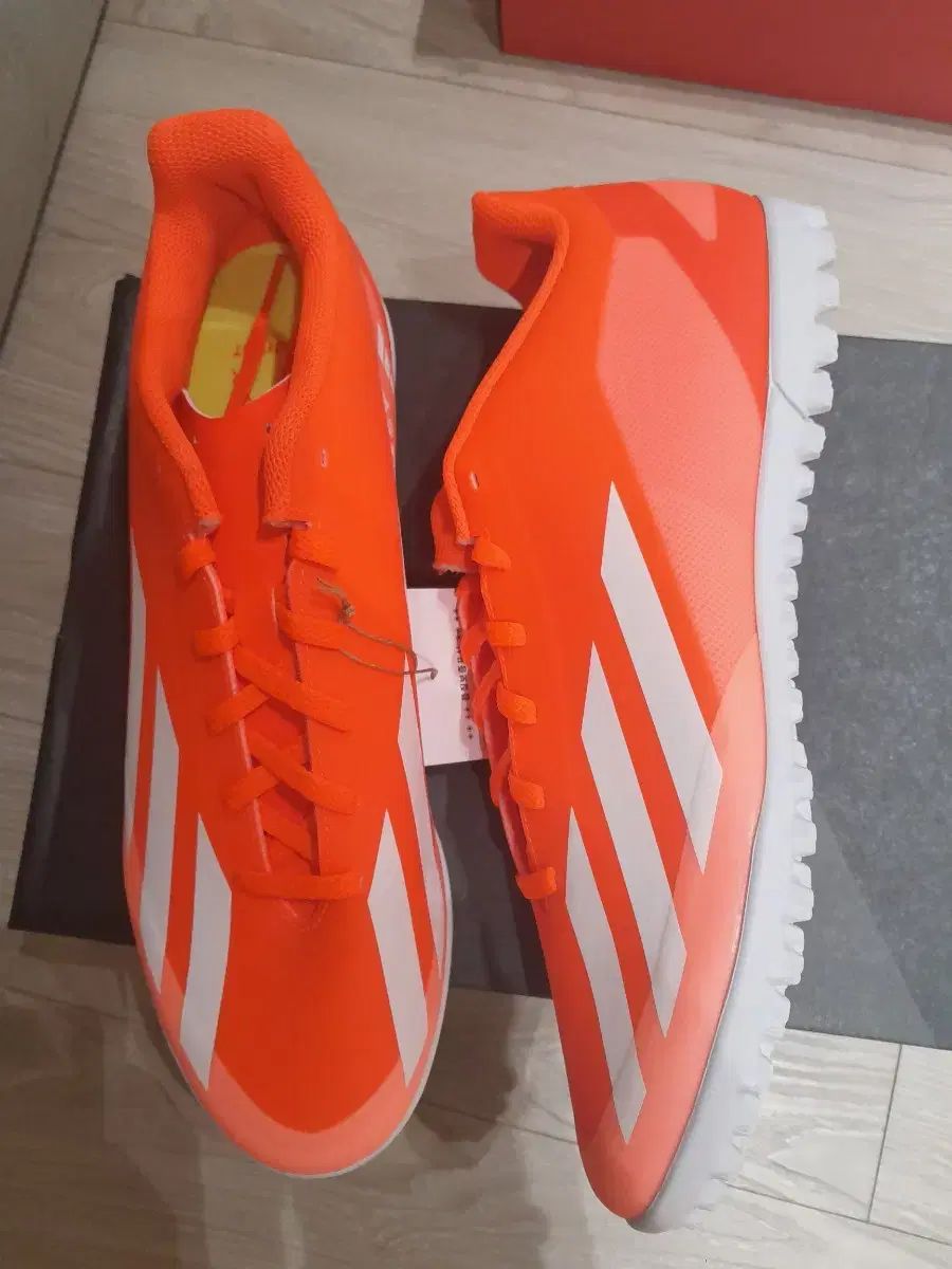新品 新品 adidas(アディダス) サッカーシューズ (ボックスハウス はい) 265 270 フットサルシューズ