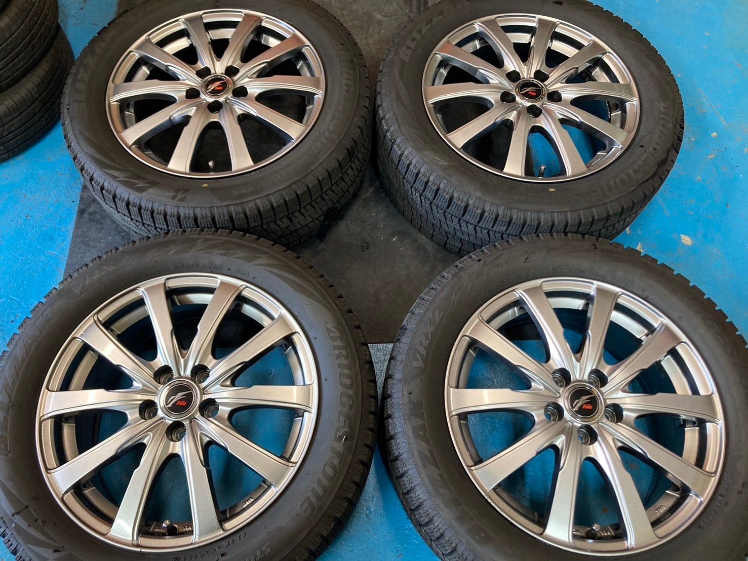 中古スタッドレス Fang 16インチ 6.5j +47 PCD100 ブリヂストン VRX2 205/55R16 2022年 インプレッサスポーツ  - メルカリ