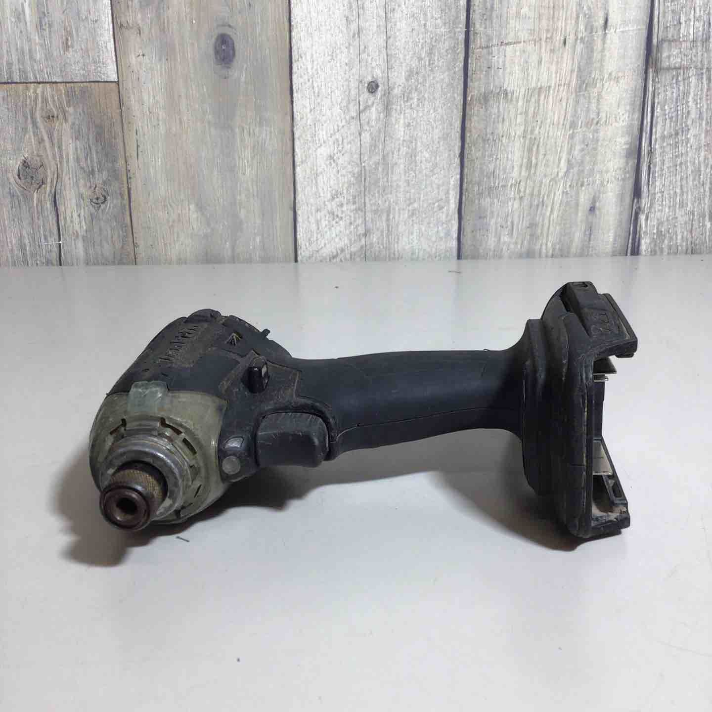 コードレスインパクトドライバー