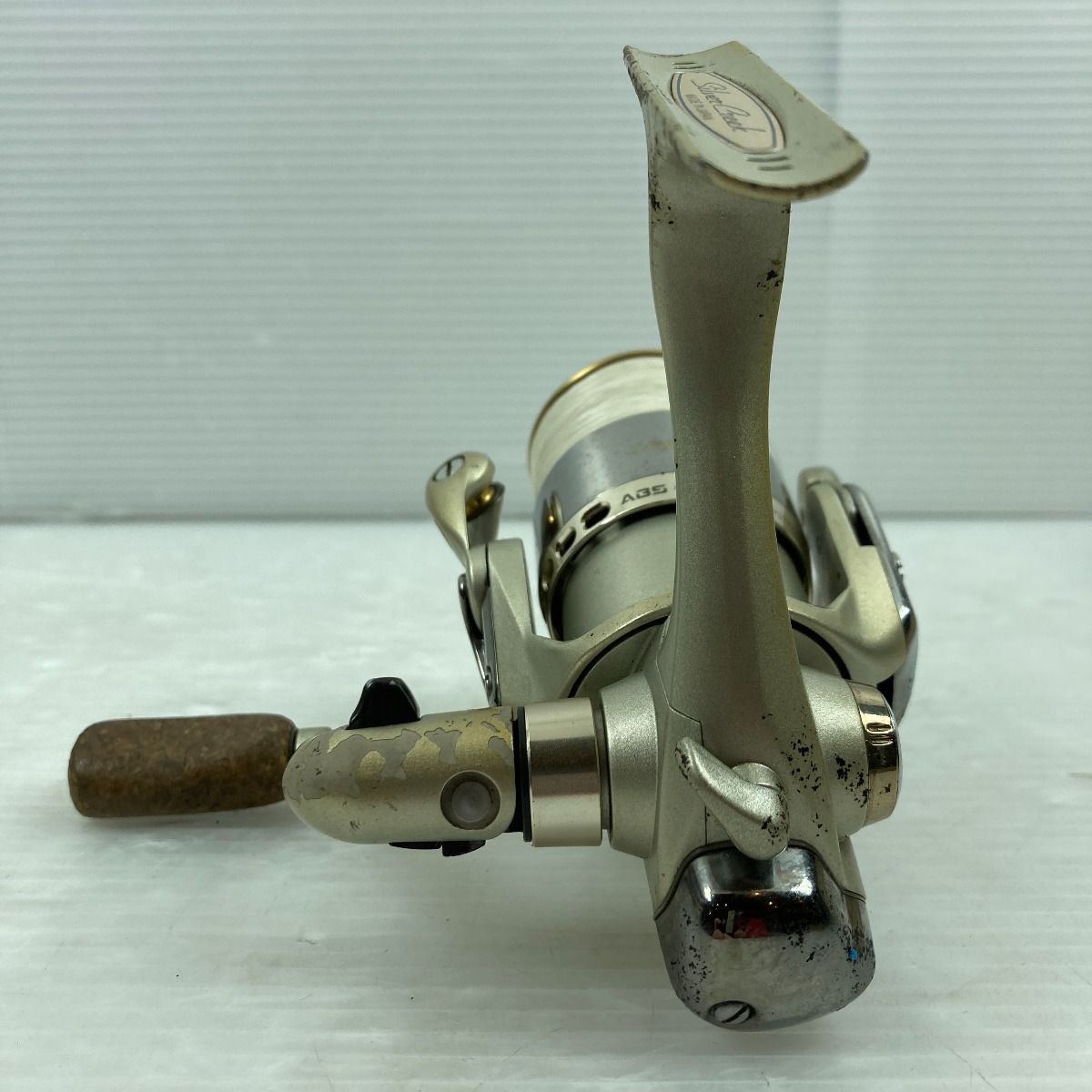 ダイワ スピニングリール シルバー/ゴールド ττDAIWA ダイワ リール スピニングリール シルバークリーク-Z