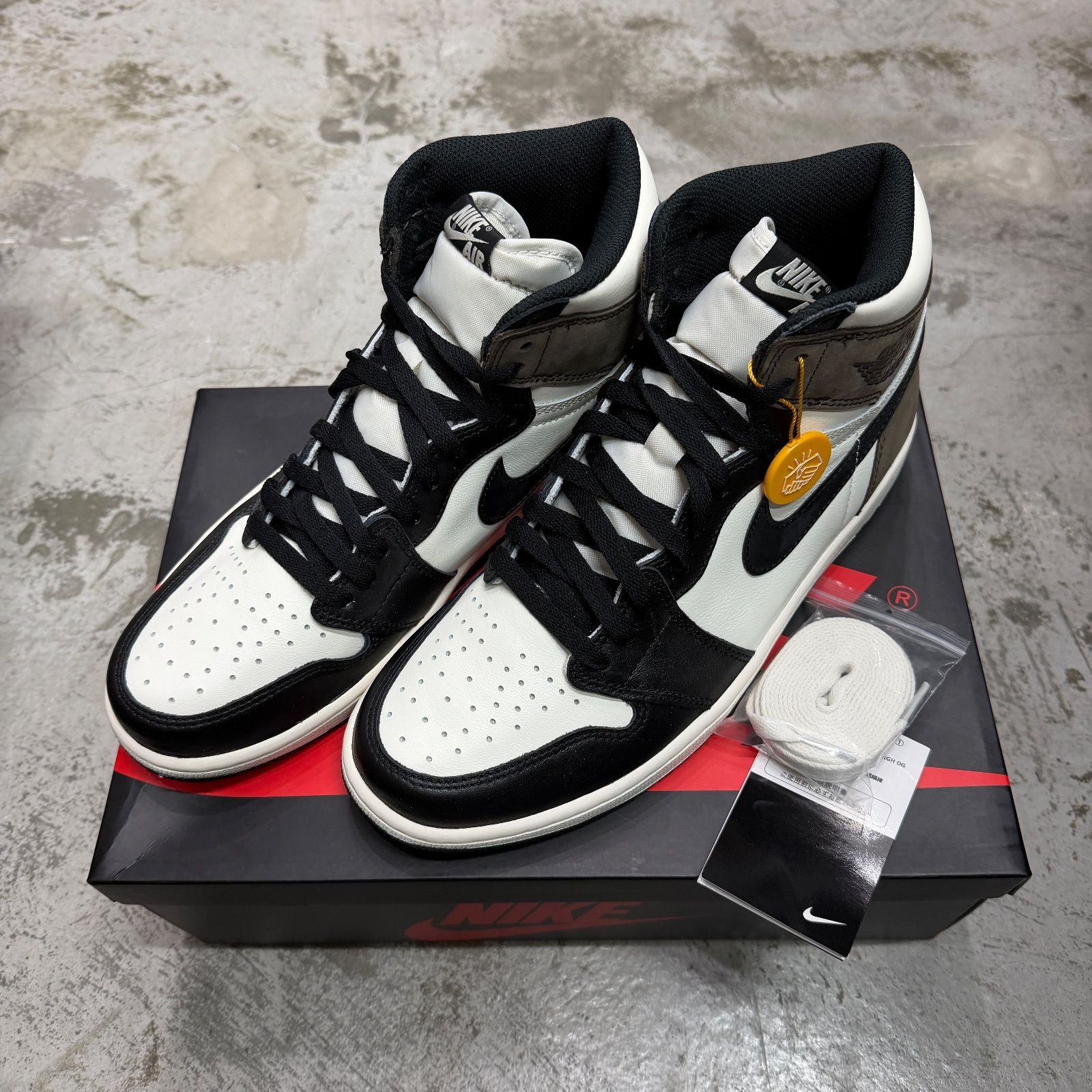 国内正規 未使用品 Nike Air Jordan 1 High OG Dark Mocha エア