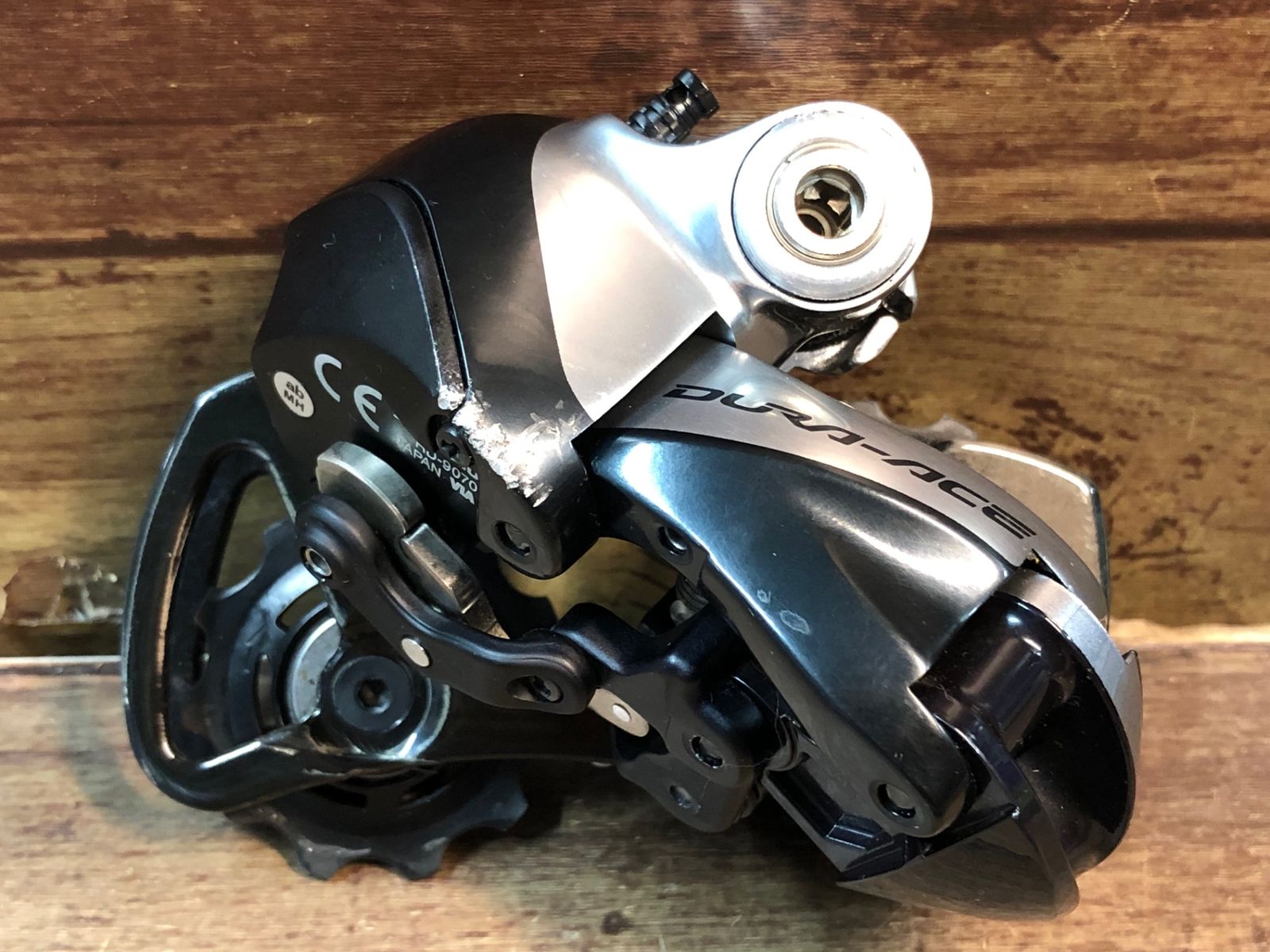 IB701 シマノ SHIMANO デュラエース DURA-ACE RD-9070 リア 