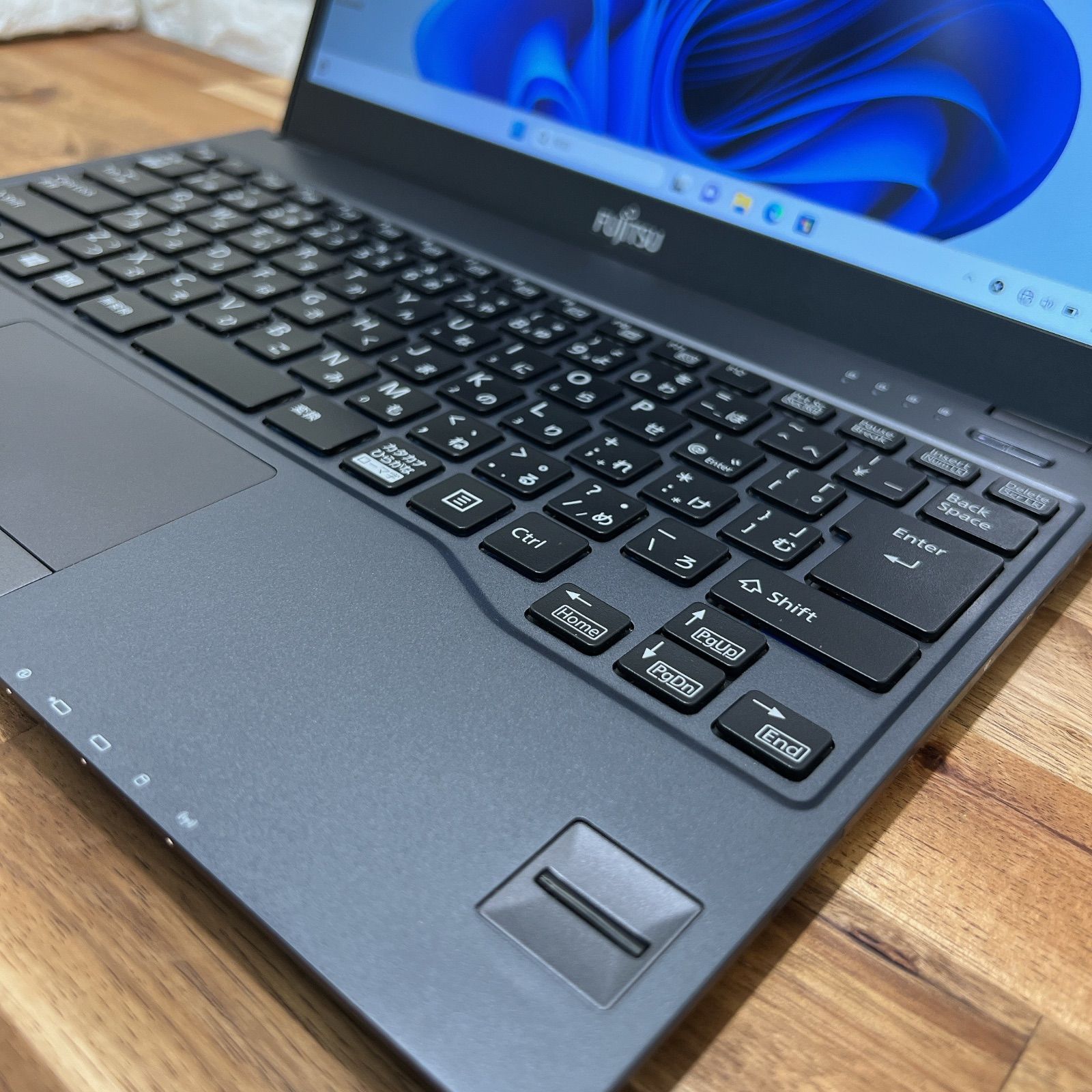 LIFEBOOK ☘Corei5第8世代☘M.2.SSD256GB☘メモリ8GB - メルカリ