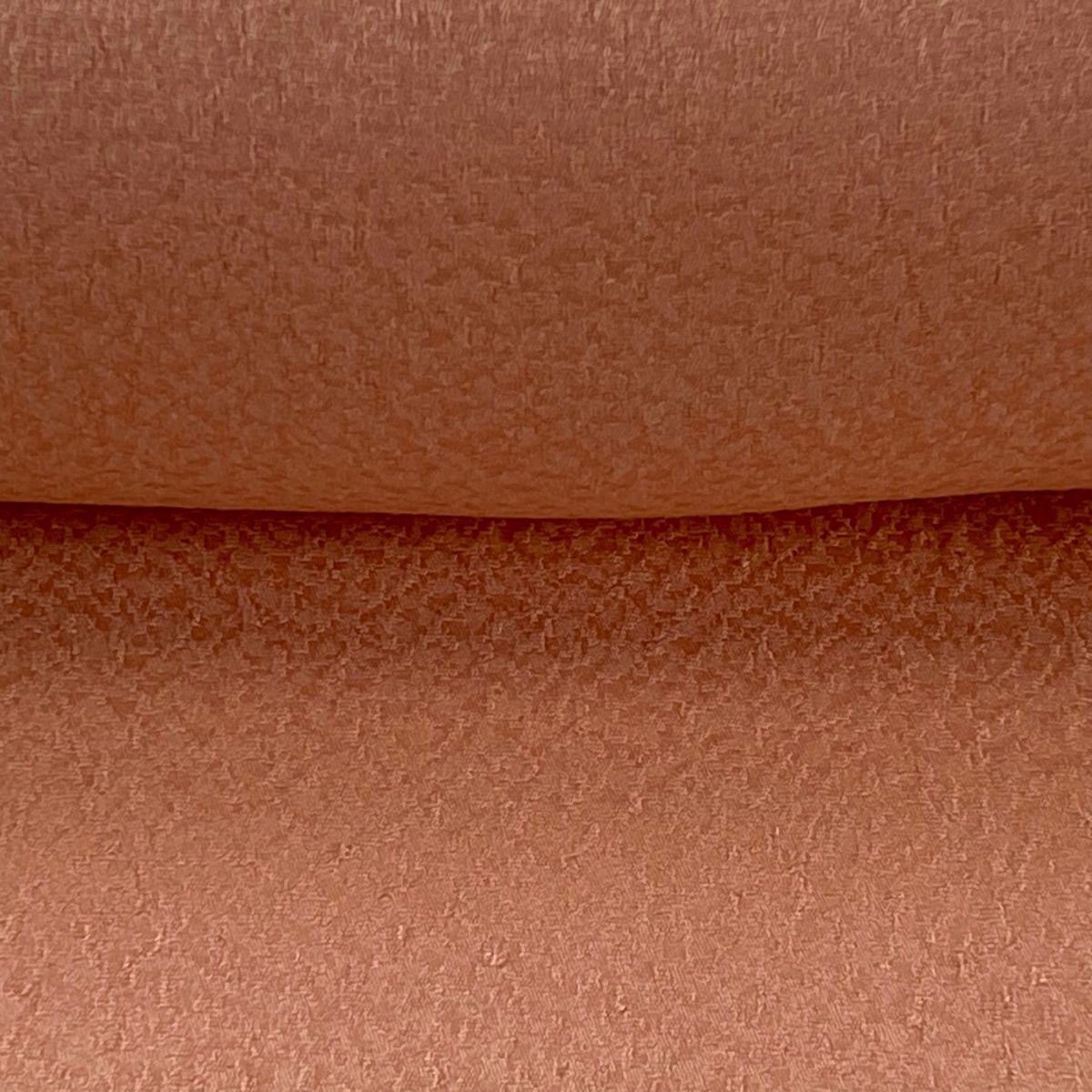 サーモンピンク