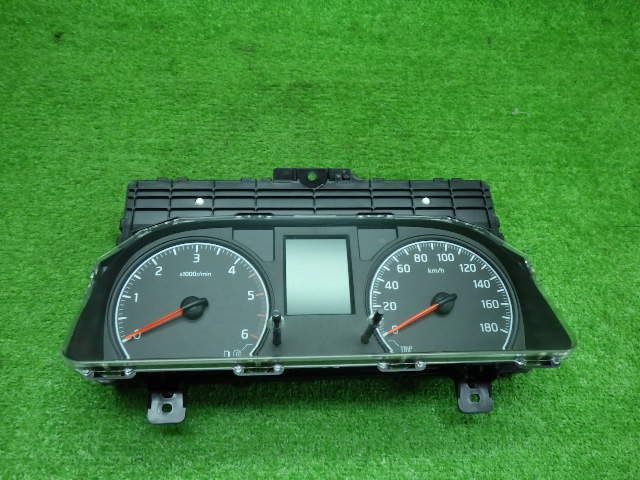 日産 NV350 キャラバン スピードメーター 109068 200106118