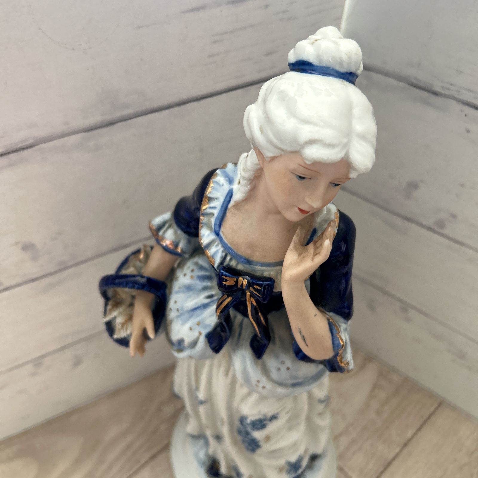 KPM 陶器人形 貴婦人 ベルリン王立磁器製陶所 花籠を持つ女性 - メルカリ