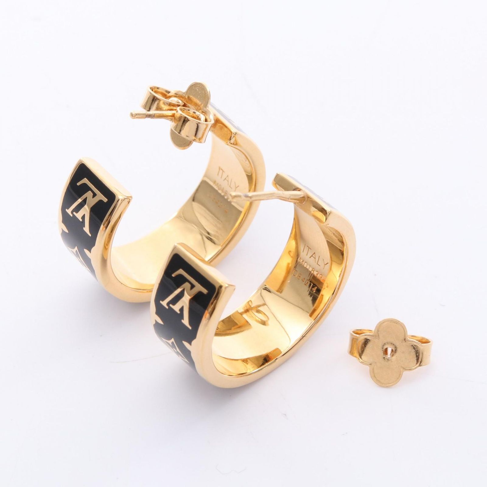 ピアス