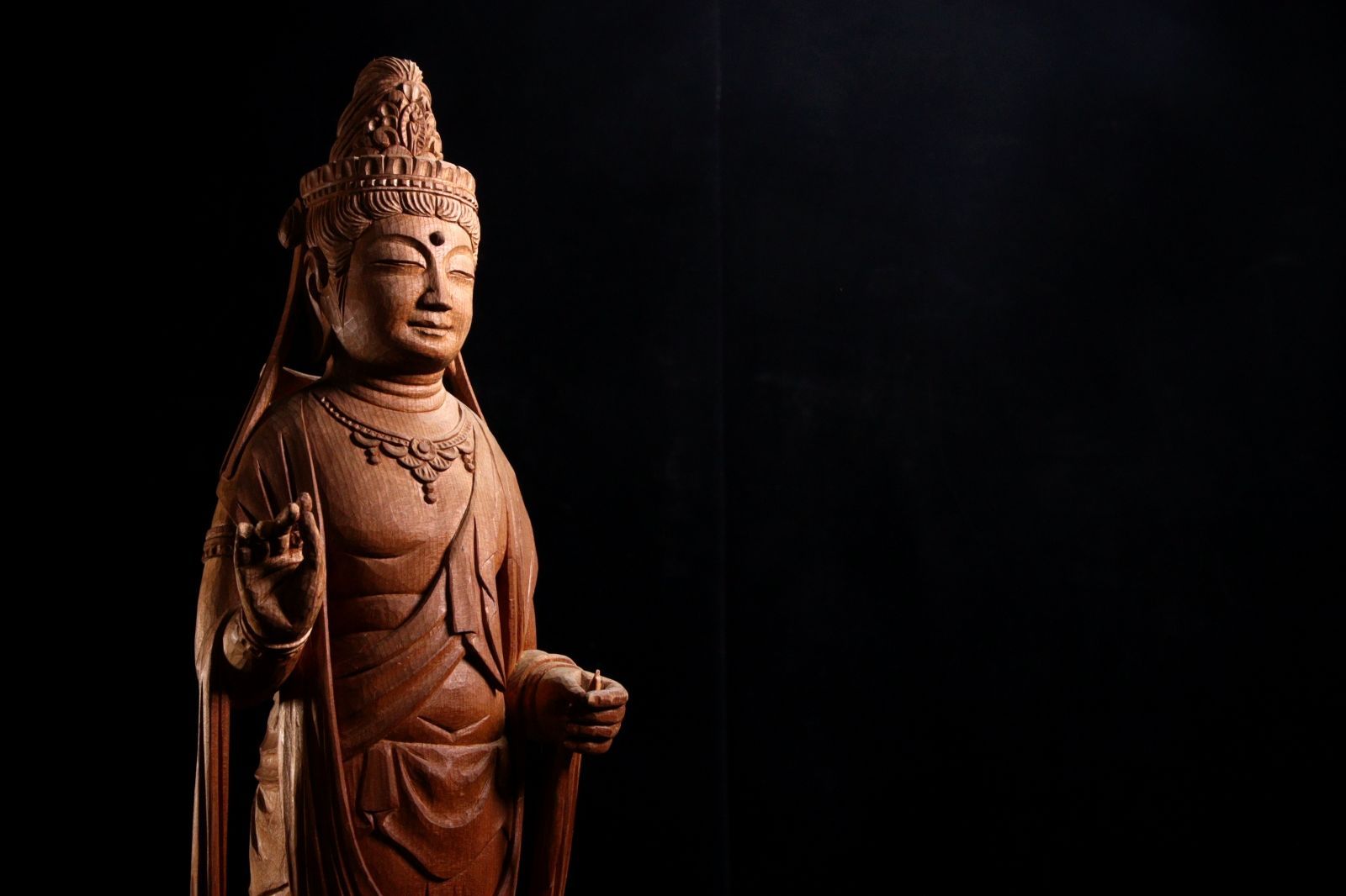 古物木彫刻座観音　楠木彫刻観音　H約48.5cm×ｗ約28cm×D18cm 古物木彫刻座観音 楠木彫刻観音 H約48.5cm×w約28cm