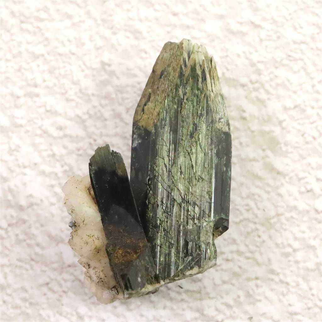 ザギマウンテン産 35mmエジリン輝石 6.27g 榎本通商74483