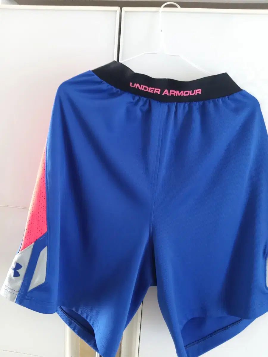 ARMOUR アンダーアーマー