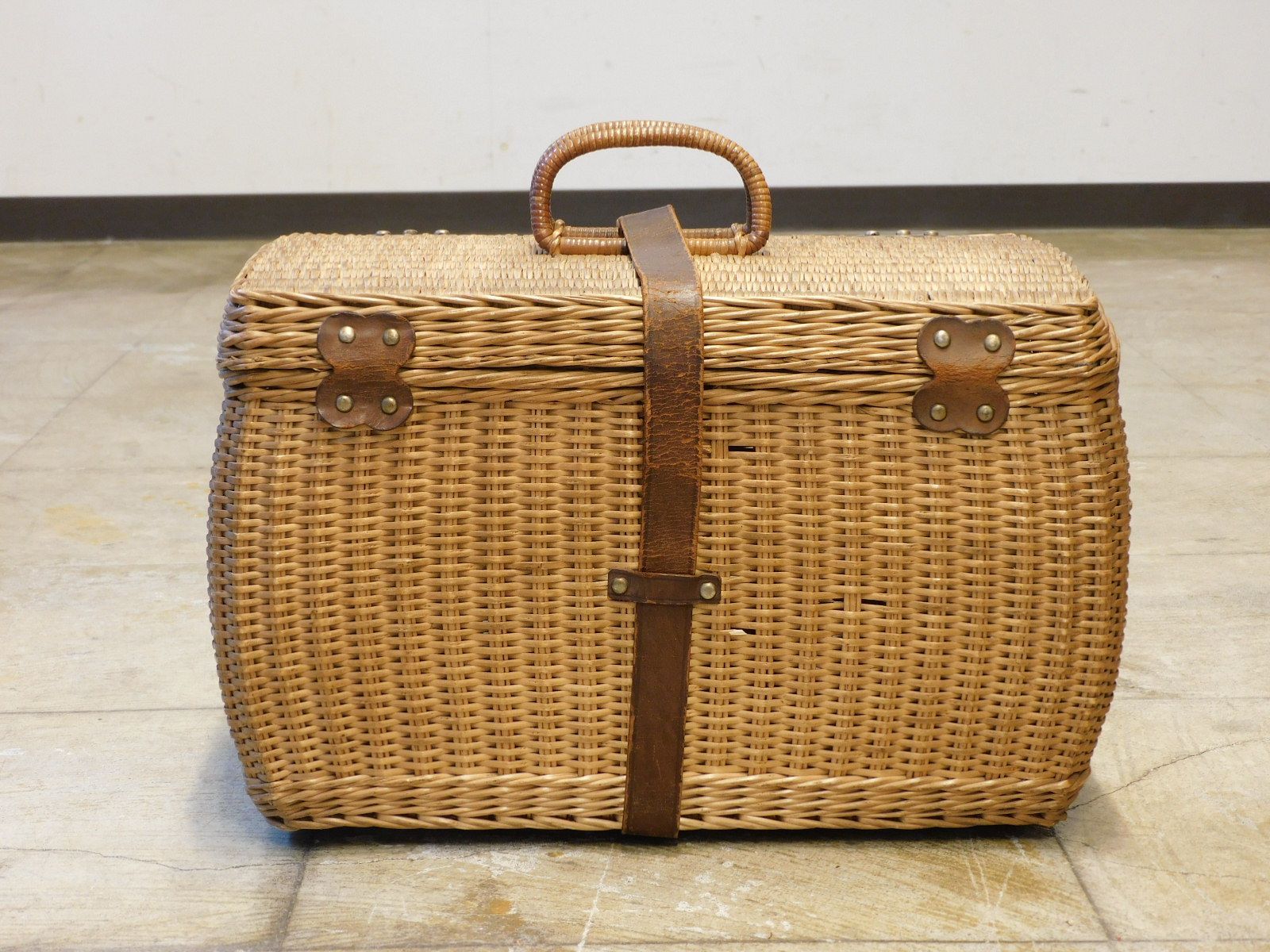 大きいラタンパニエ 籐編みバスケット ブロカントショップアンティーク