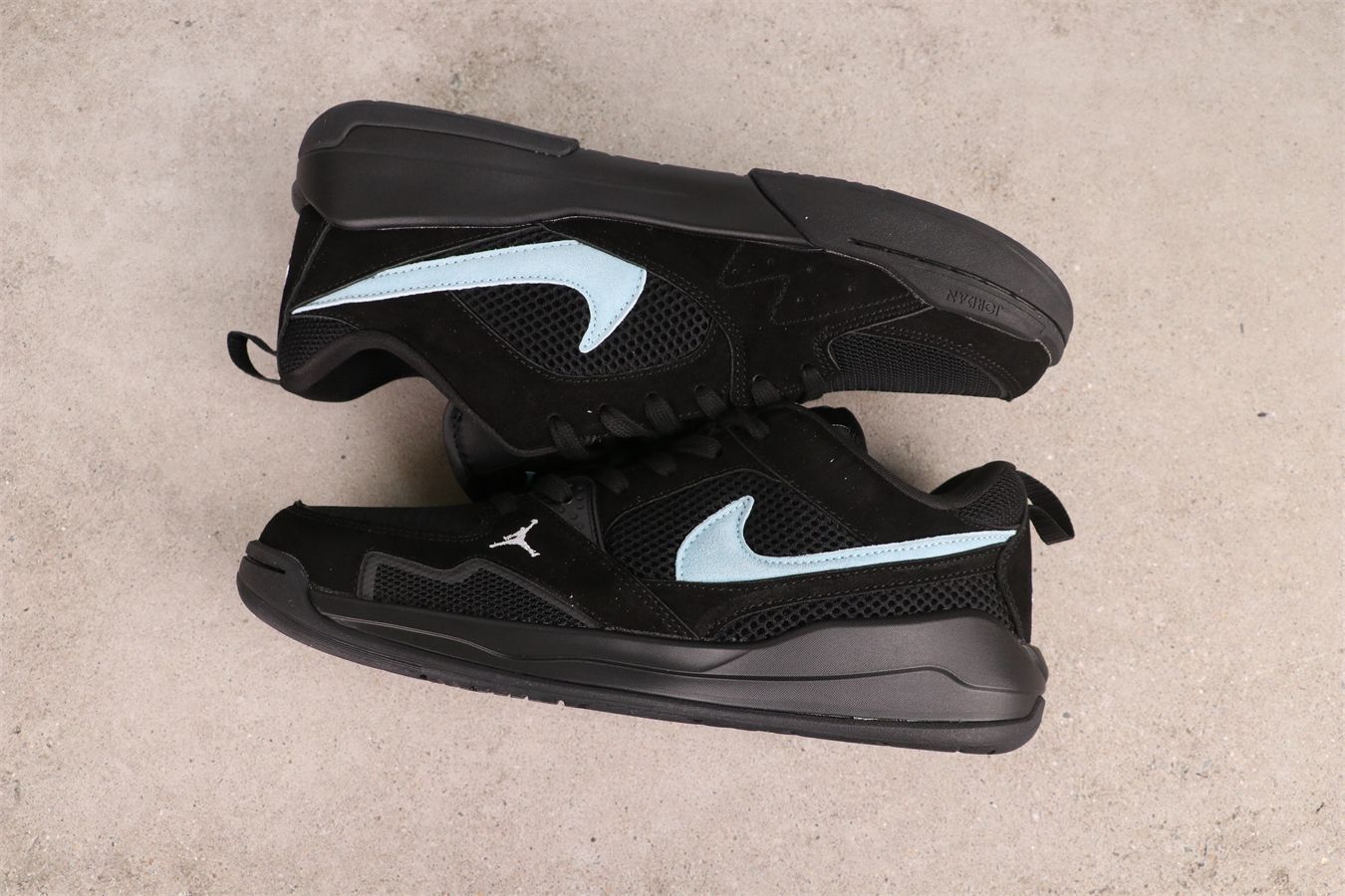 ナイキエアジョーダン　29cm エア ジョーダン 1 ナイキ エアジョーダン ミッド NIKE AIR