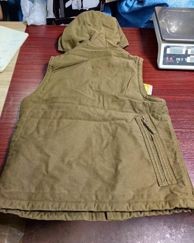 フリーホイーラーズ【エアクルーアタッチドフードベスト】プリマロフトダークゴールド フリーホイーラーズ エアークルー アタッチド フード ベスト