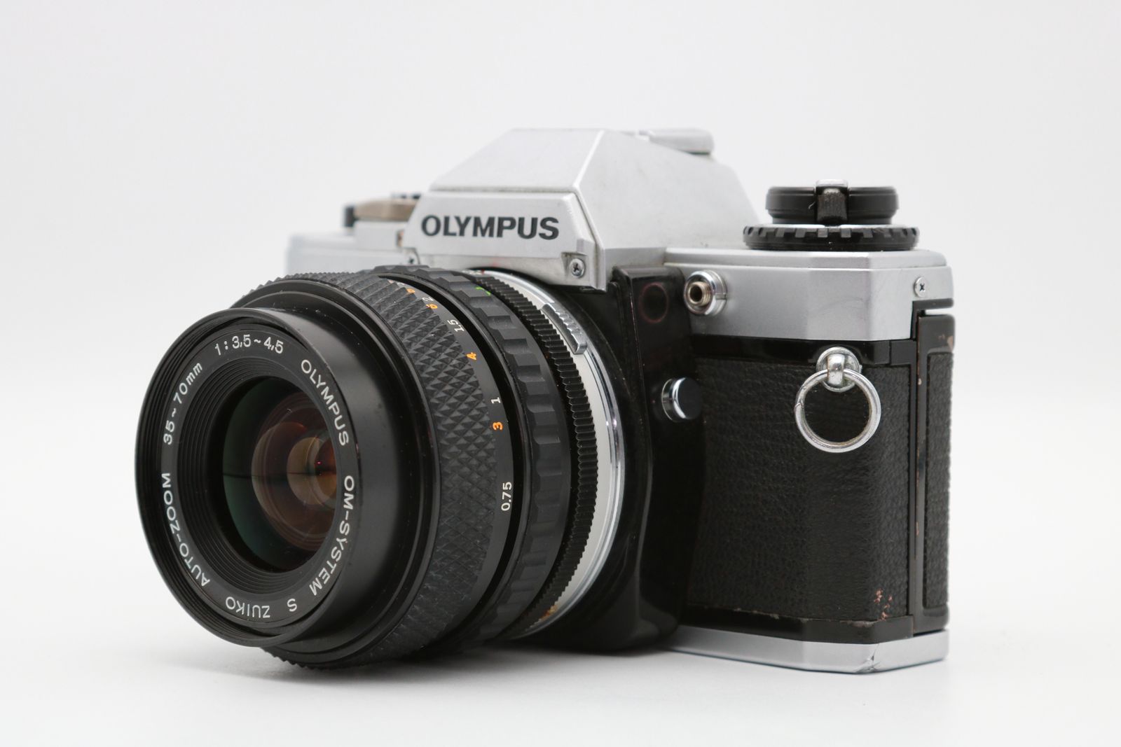 OM10 【完動品】OLYMPUS ブラック+ メルカリ - f1.8 50mm 一眼レフカメラ＋レンズ OM-10 OLYMPUS 標準レンズ フィルムカメラ
