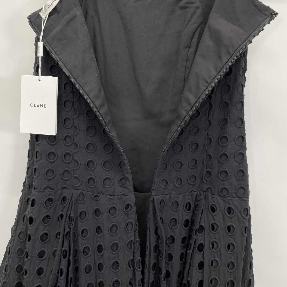 CLANE クラネ 24SS ﾌﾞﾗｯｸ 16112-5272 ﾎｰﾙﾄﾞｯﾄｷｬﾐｿｰﾙﾜﾝﾋﾟｰｽ 0 