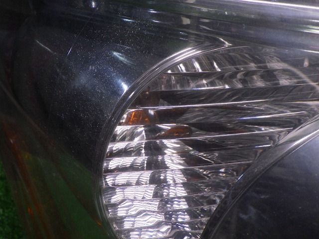 車 ノア 後期 ヘッドライト左右 HID AZR60/65 28-181 N0 グリーン