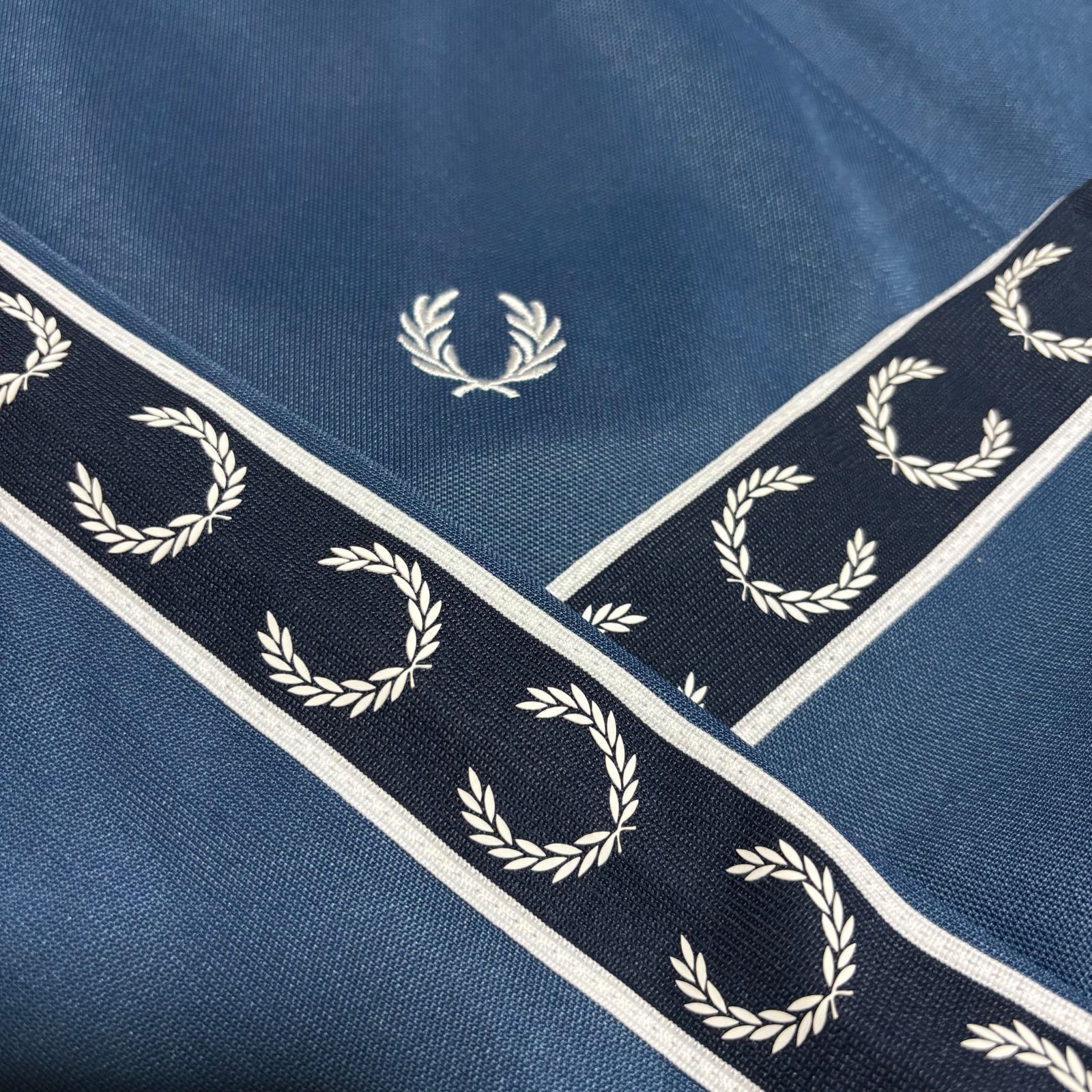 XL⭐️Fred Perry トラックジャケット 刺繍/テープ月桂樹