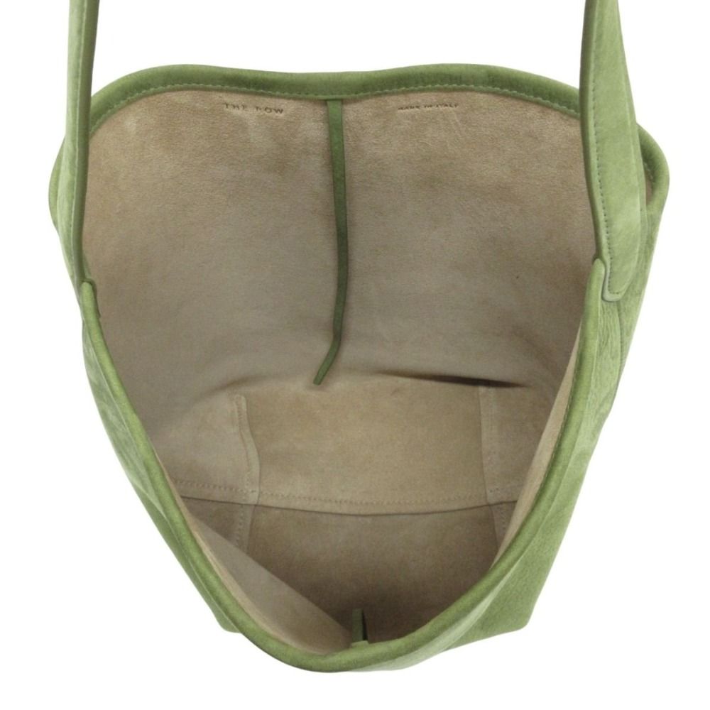 【THE ROW】Jouveショルダーバッグ グリーン Jouve Small leather shoulder bag in green - The Row | Mytheresa