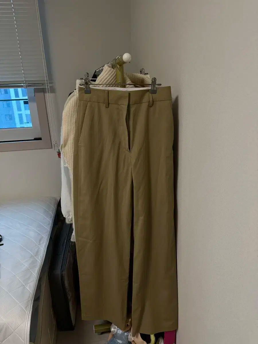 ストレート パンツ