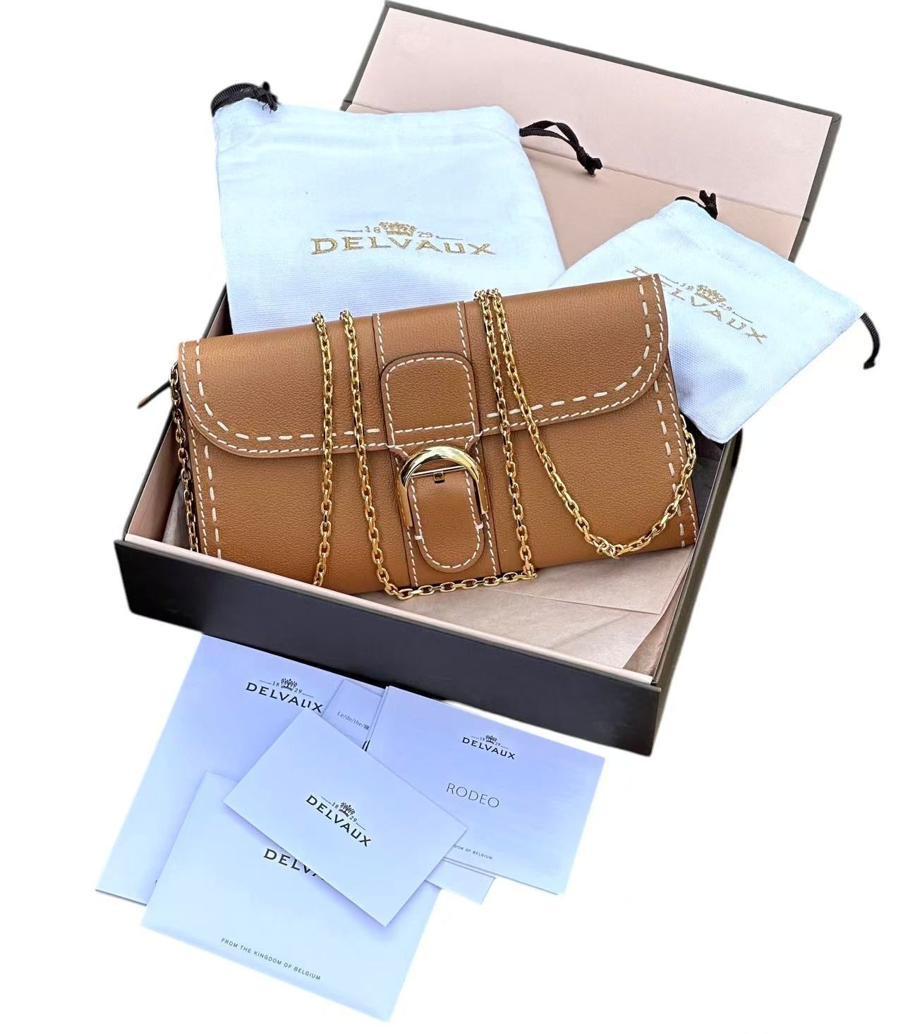 デルヴォー ブリヨン チェーンウォレット ショルダーポーチ