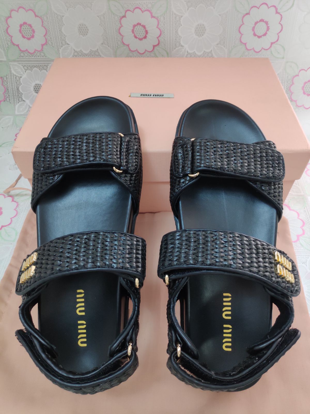 超人気✨Miumiu/ミュウミュウ サンダル 黒 スポーツサンダル