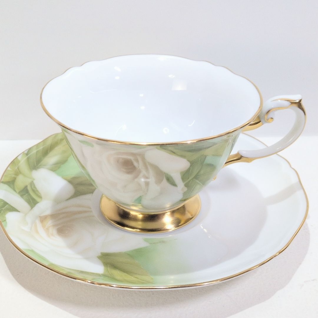 大倉陶園 レリーフ白磁■デッドストック・カップ＆ソーサー① OKURA 大倉陶園 三菱石油 白磁 金彩 カップ＆ソーサー ホワイト 1客 C305