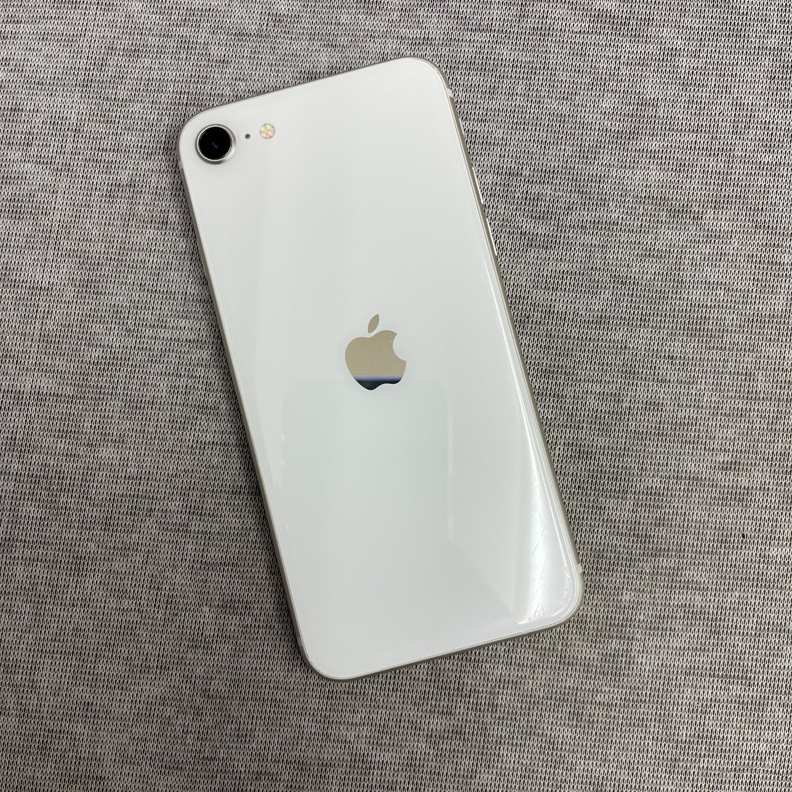 iPhone SE3 64GB ホワイト 送料無料 - メルカリ iPhone SE3 64GB ホワイト 送料無料 - メルカリ