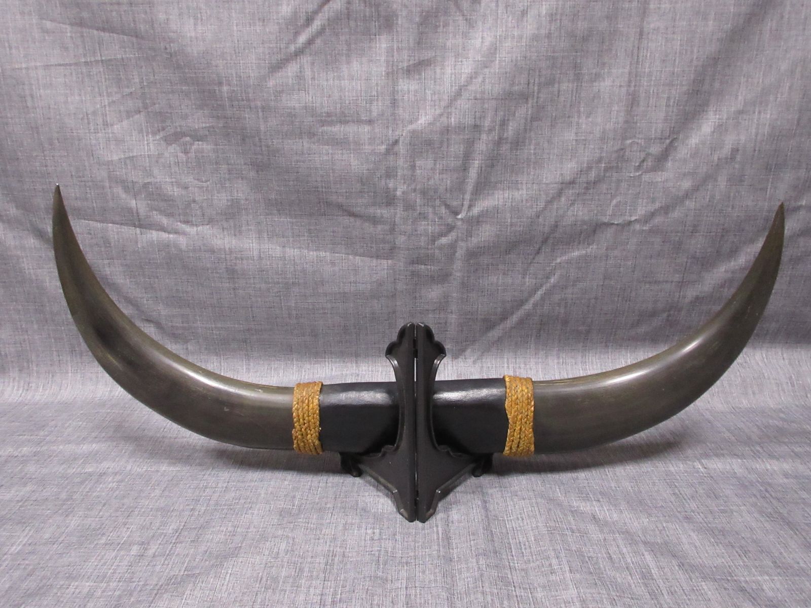 水牛の角 フィリピン 南国柄彫刻 民芸品 置物 (小) type-A