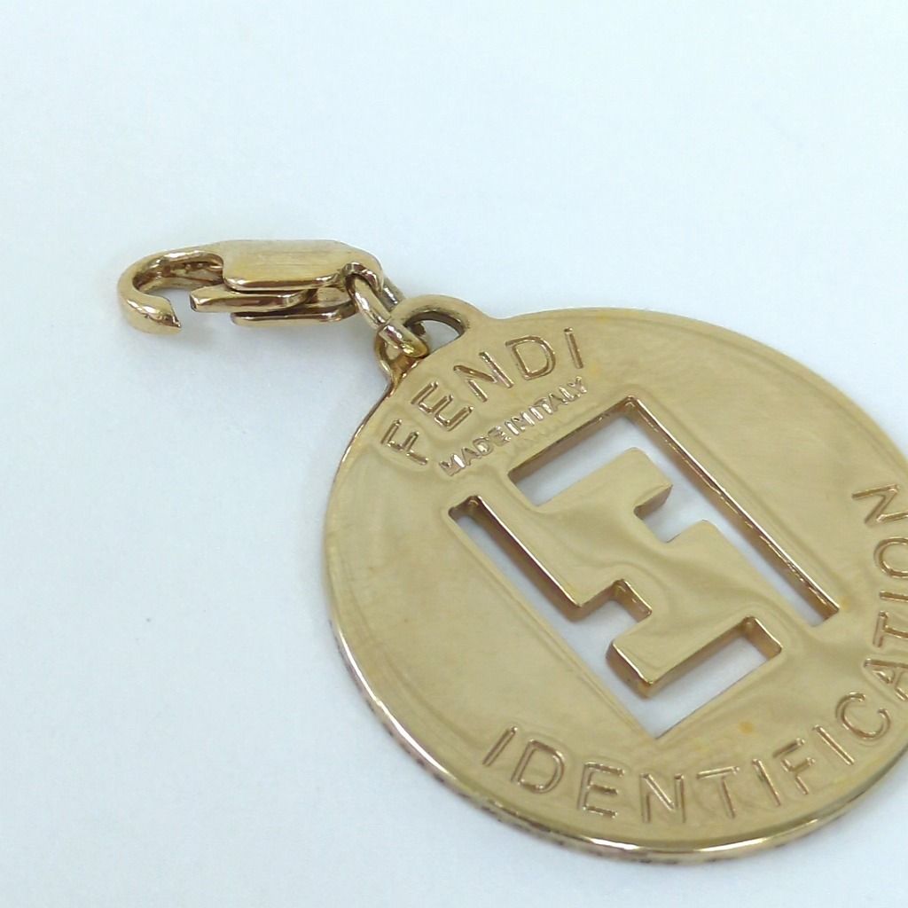 FENDI フェンディ ペンダントトップ チャーム ID ロゴ