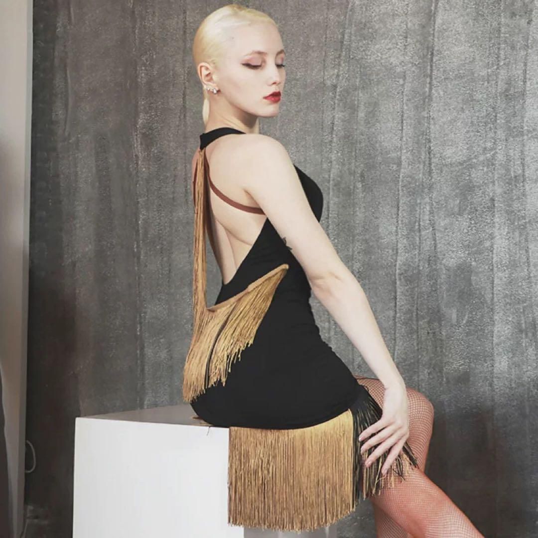 ♥ ラテンドレス 黒×ゴールドで強さを演出 競技会 発表会 練習着としても