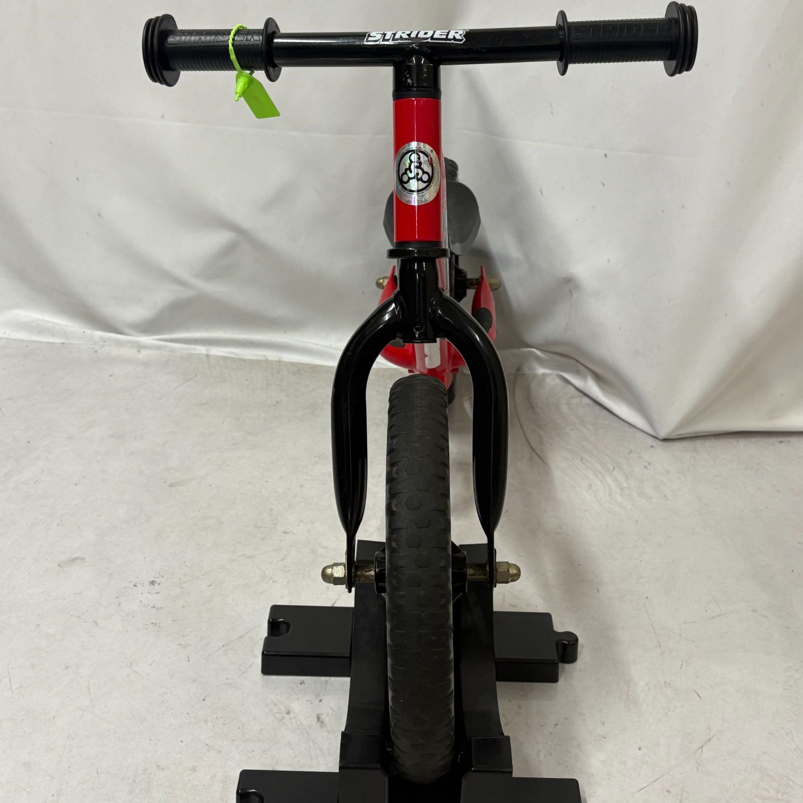 【美品】　ストライダー　クラシック　12インチ　赤　レッド 極美品】 ストライダー 12インチ クラシックタイプ 正規品 レッド