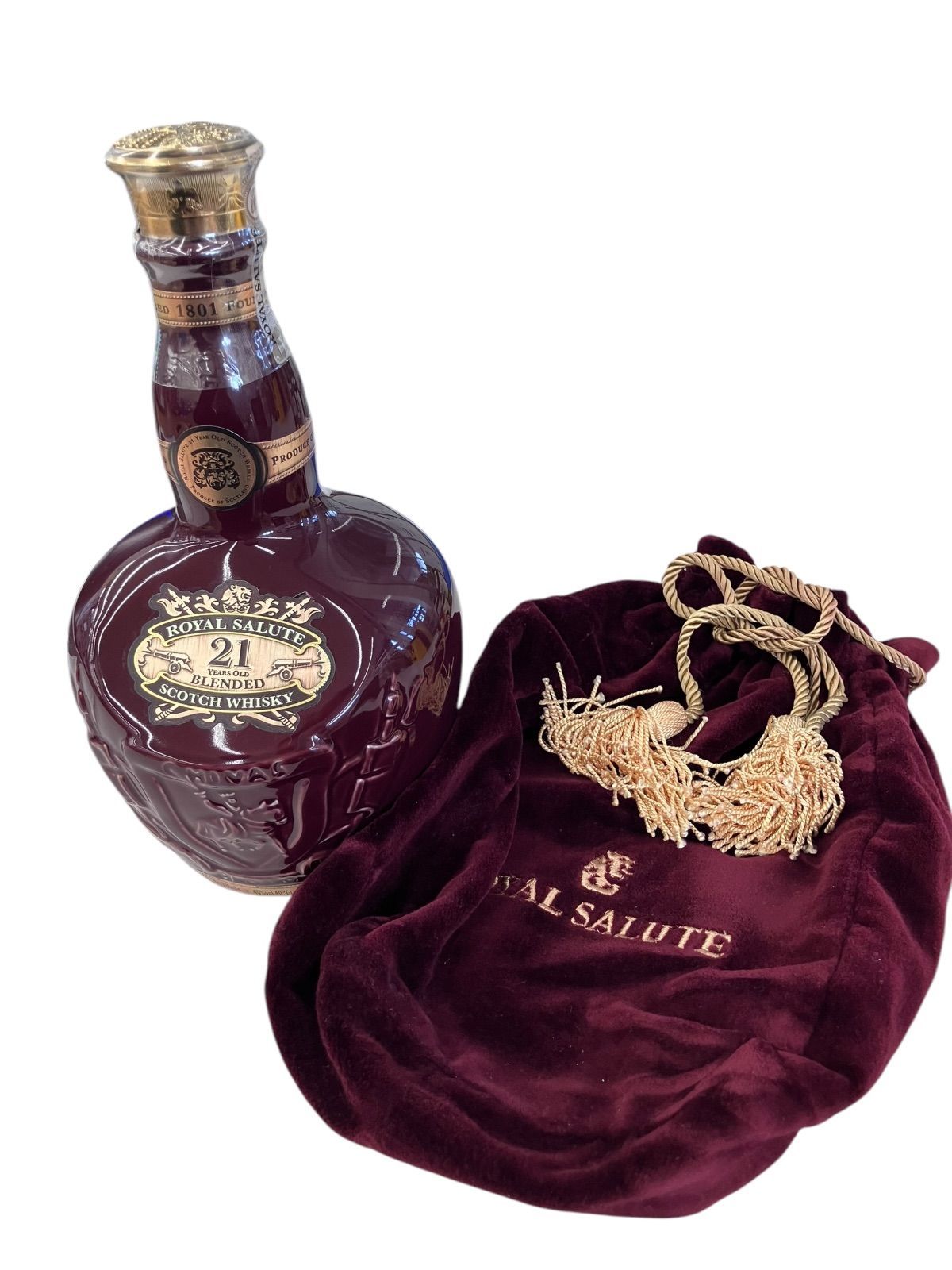 ロイヤルサルート21年 陶器ボトル　700ｍ ロイヤルサルート 21年 700ml 40度 ウイスキーシーバスリーガル 陶器