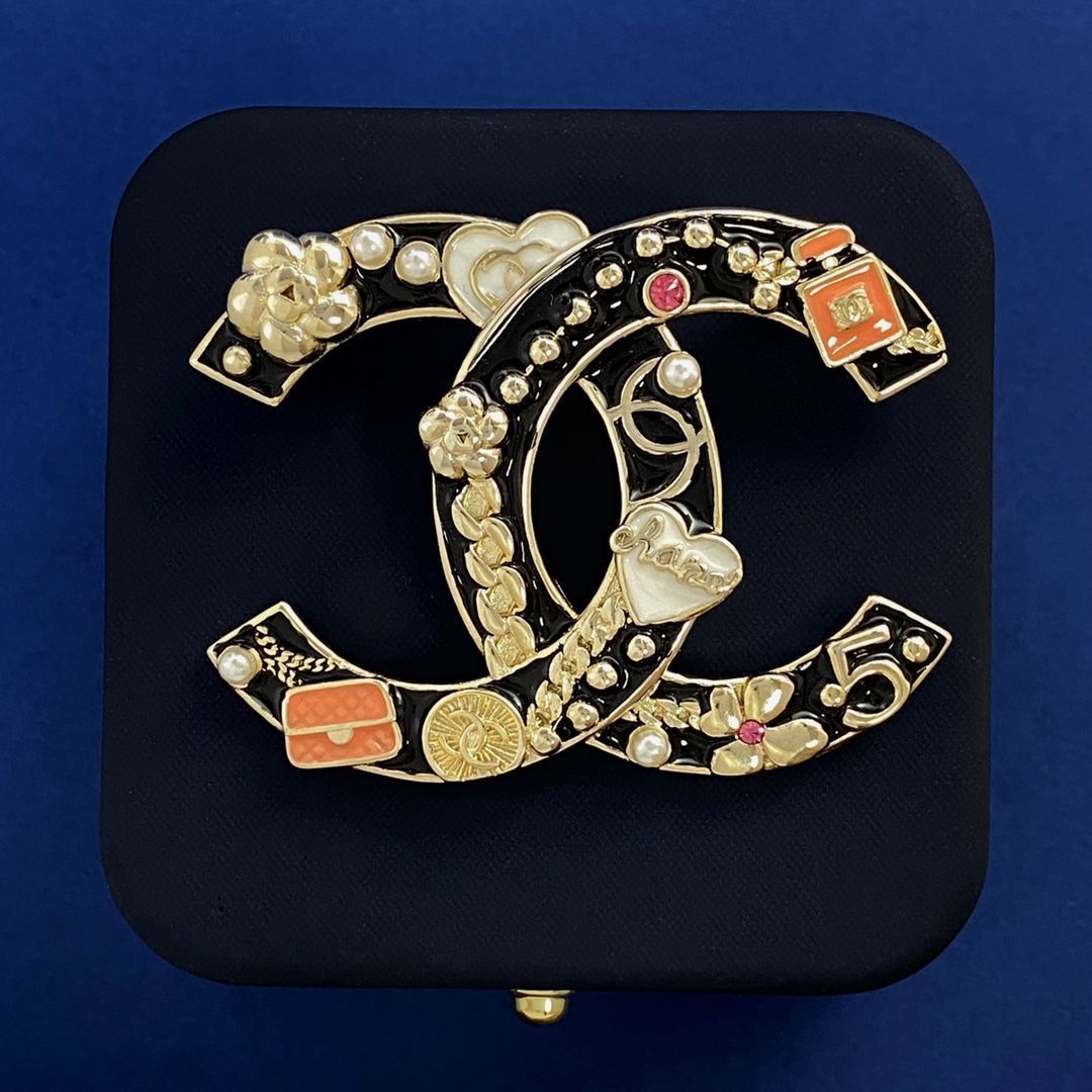 CHANEL】シャネル 新品 ピンク＆ブラック ダブルC ロゴ ブローチ 