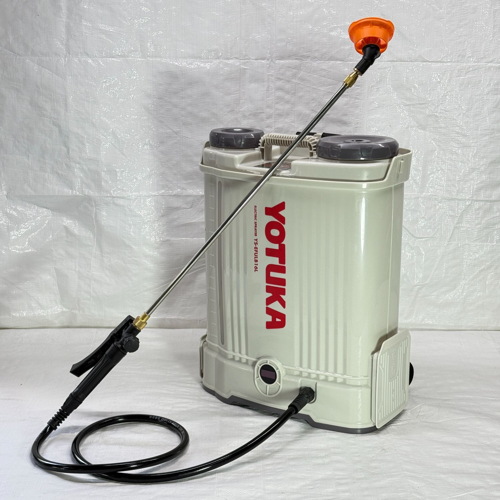♥品 電動噴霧器 背負い式 16L バッテリー式 ノズル6種付 かき混ぜ機能付き ホワイト YS-EFULB16L 978-1