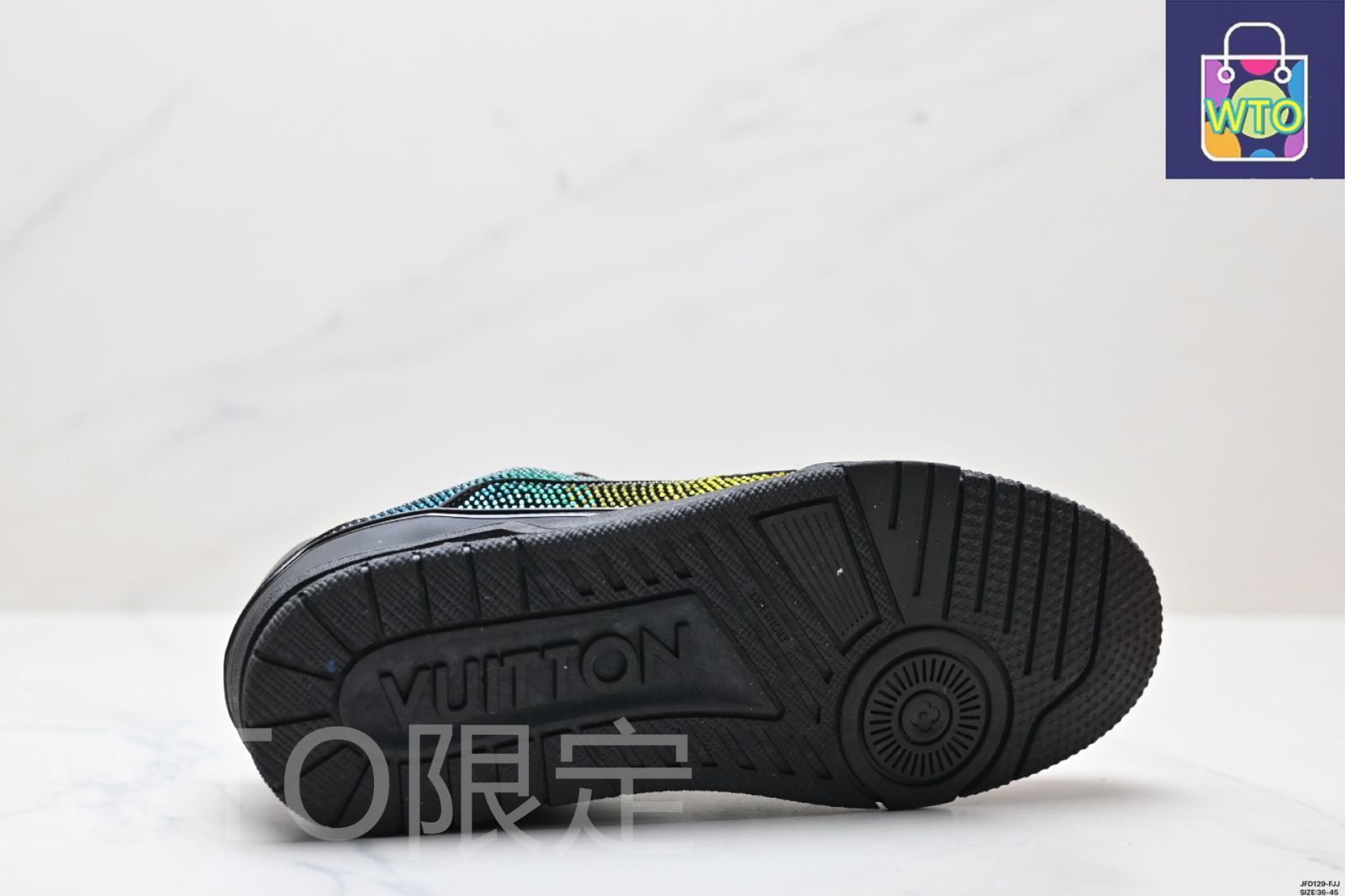 ※リュウスケ※　　　　　　　　　　　　　【激レア 良品】ルイヴィトン LV（ルイヴィトン）Louis Vuitton Trainer Sneaker Low レジャー