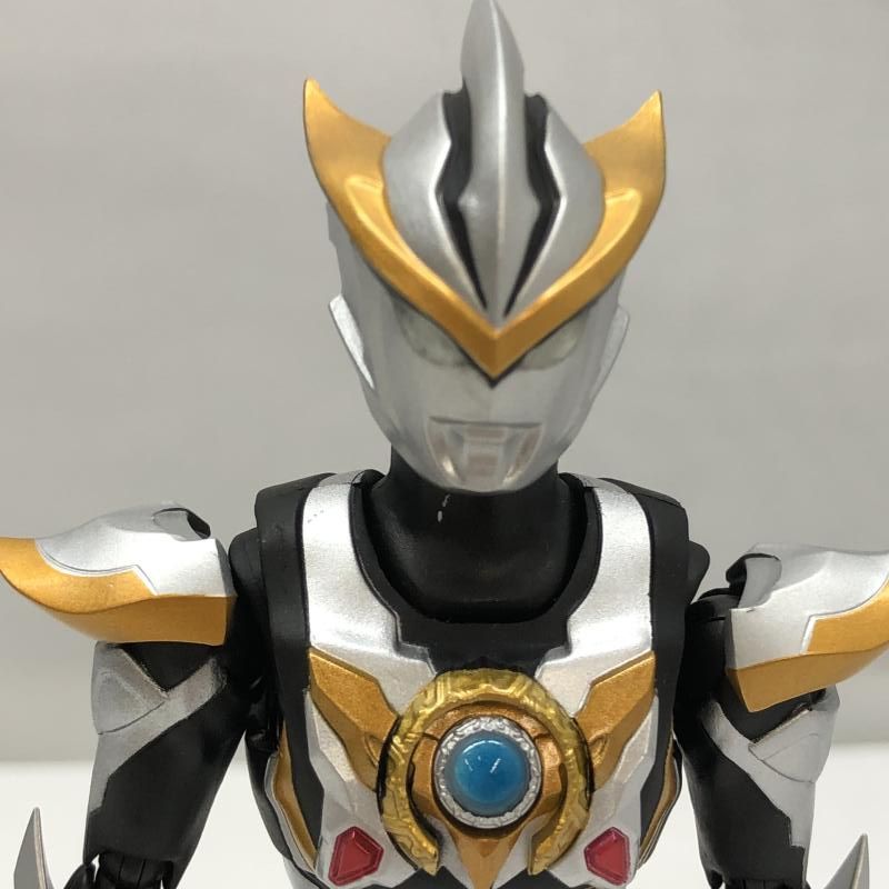 中古】バンダイ S.H.Figuarts ウルトラマンルーブ 開封品 ウルトラマン