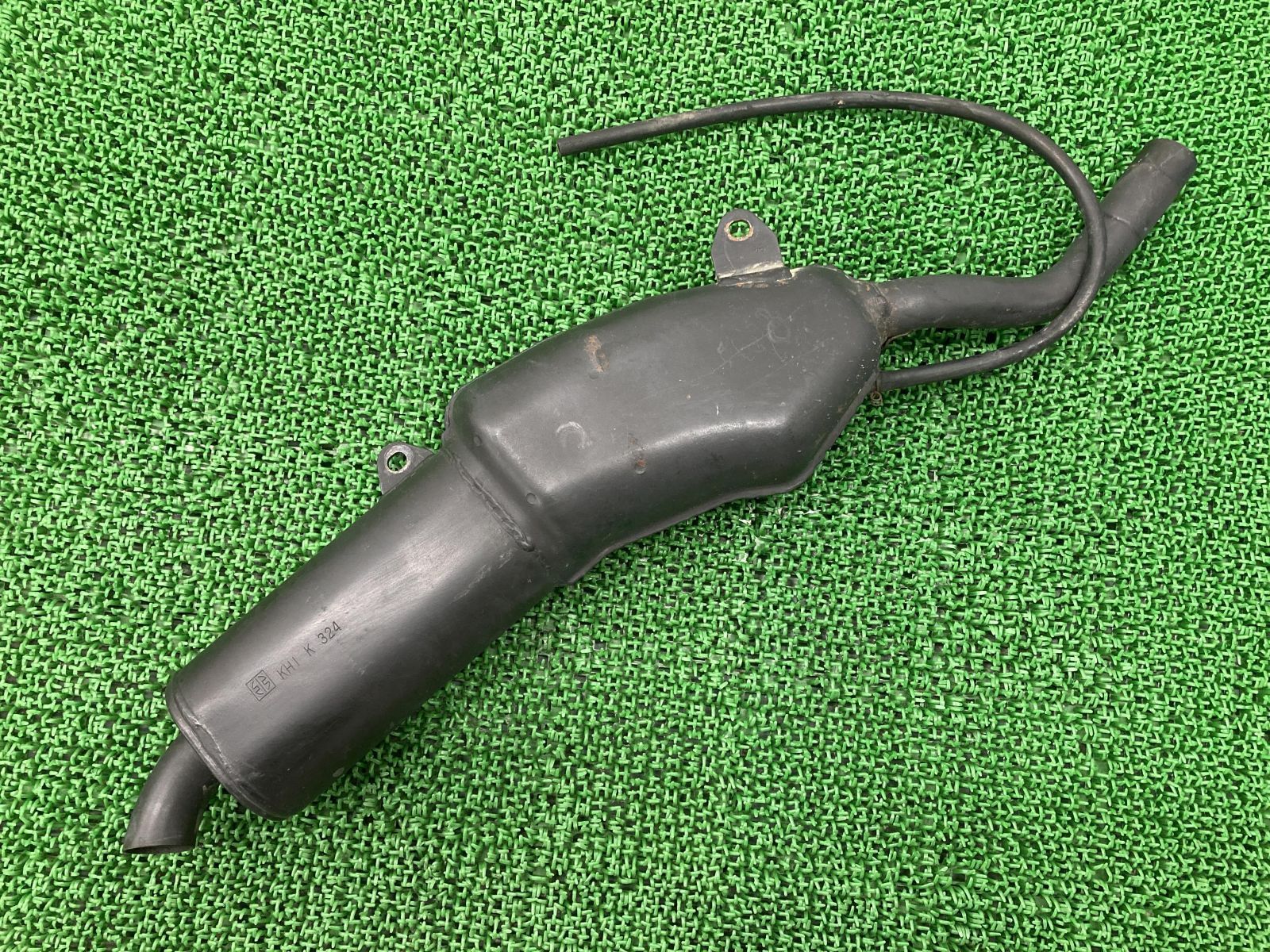KDX220SR サイレンサーマフラー K324 カワサキ 純正 バイク 部品 DX220B コンディション良好 コケキズ無し 品薄 希少品 【中古】 64 KDX220SR サイレンサーマフラー K324 カワサキ 純正 中古 バイク 部品