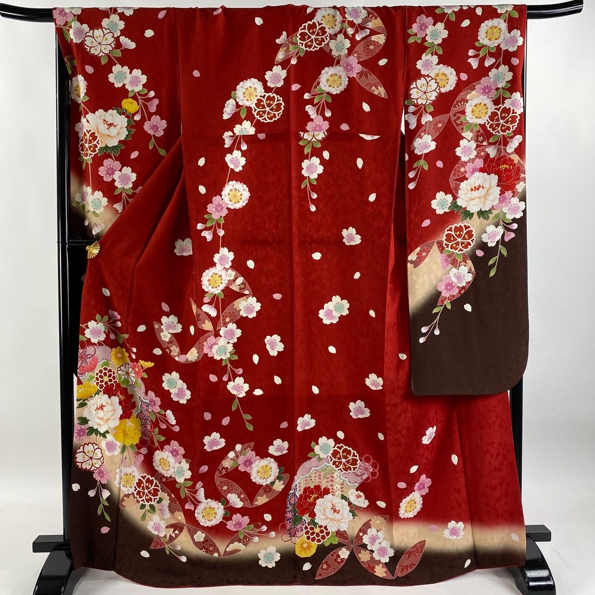 バイセル 着物 名品 振袖 赤茶色 孔雀 桜 流水 金彩 銀彩 ラメ 正絹 袷 166cm Mサイズ ☆☆☆☆ 振袖 ｜ 中古着物・帯・和装小物 ｜ バイセル オンライン