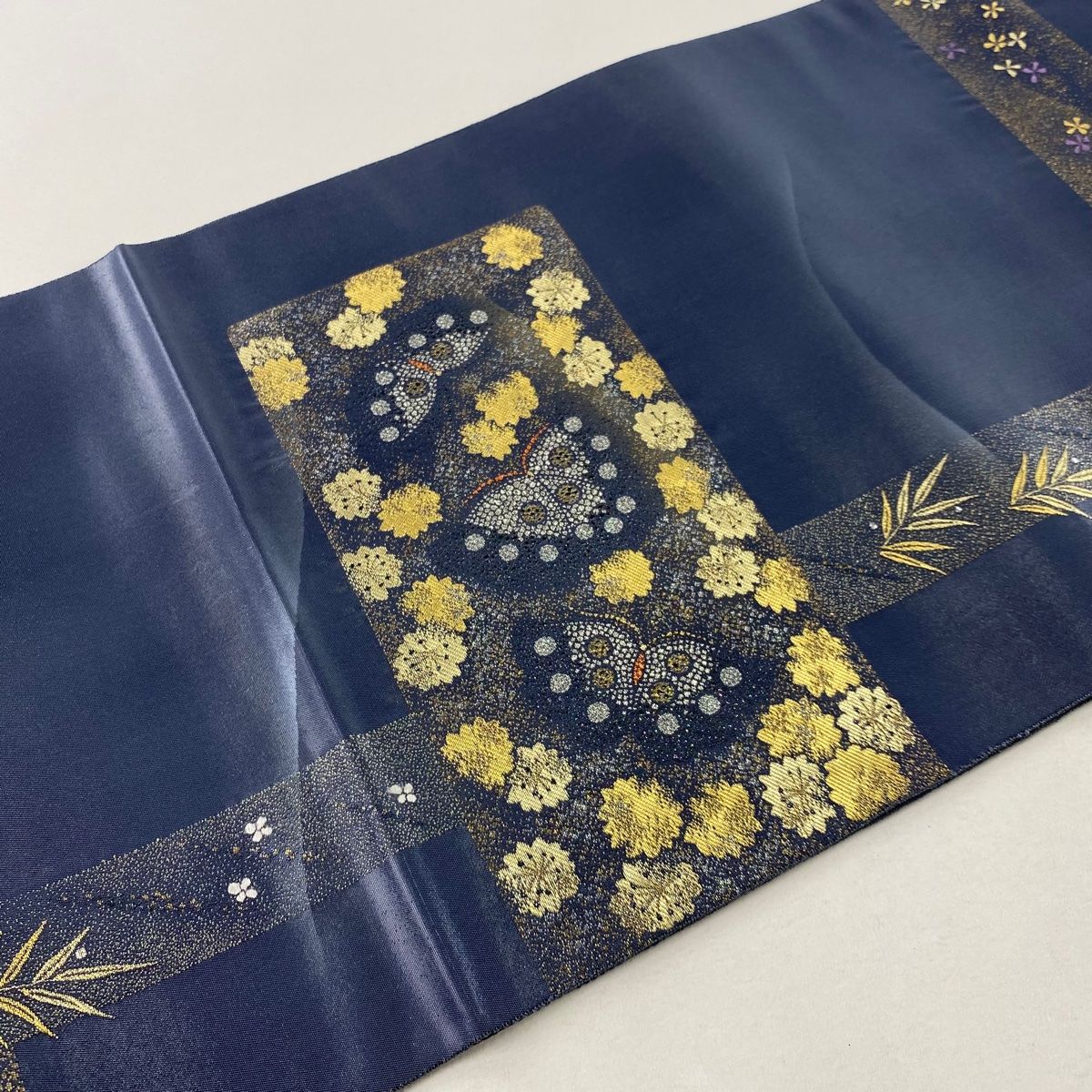 袋帯 美品 秀品 蝶 花 金銀糸 箔 青灰色 六通 正絹 【中古