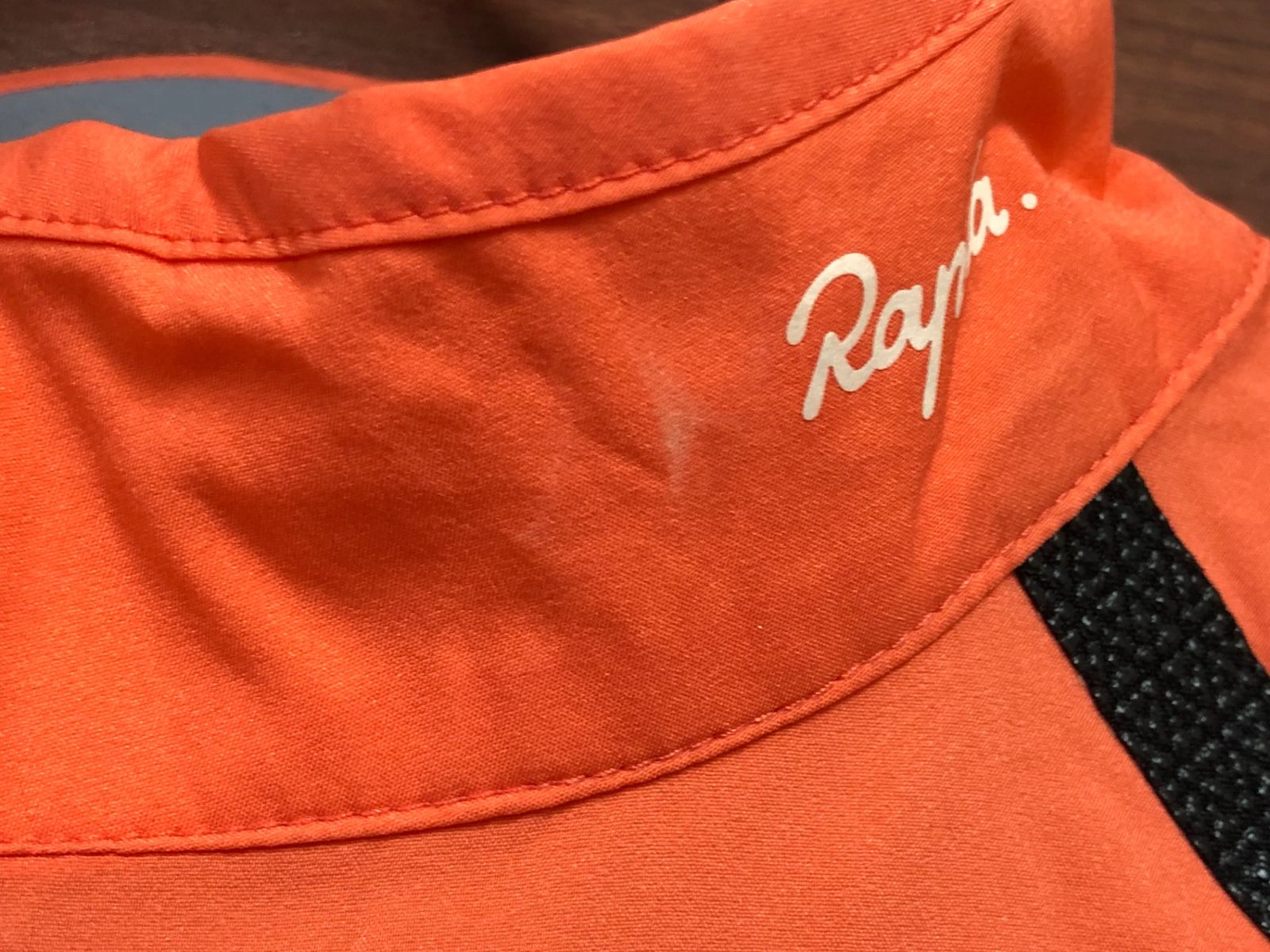 ラファ Rapha クラシックウインドジャケット　メンズXSサイズ　オレンジ IO016 ラファ Rapha クラシックウィンドジャケット CLASSIC WIND