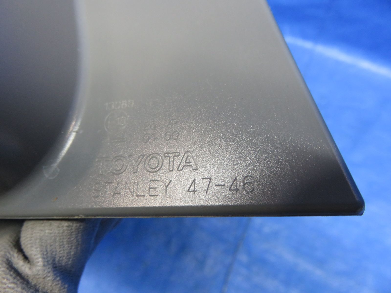 LA4987* 点灯OK トヨタ プリウスα 40系 (左) テールライト