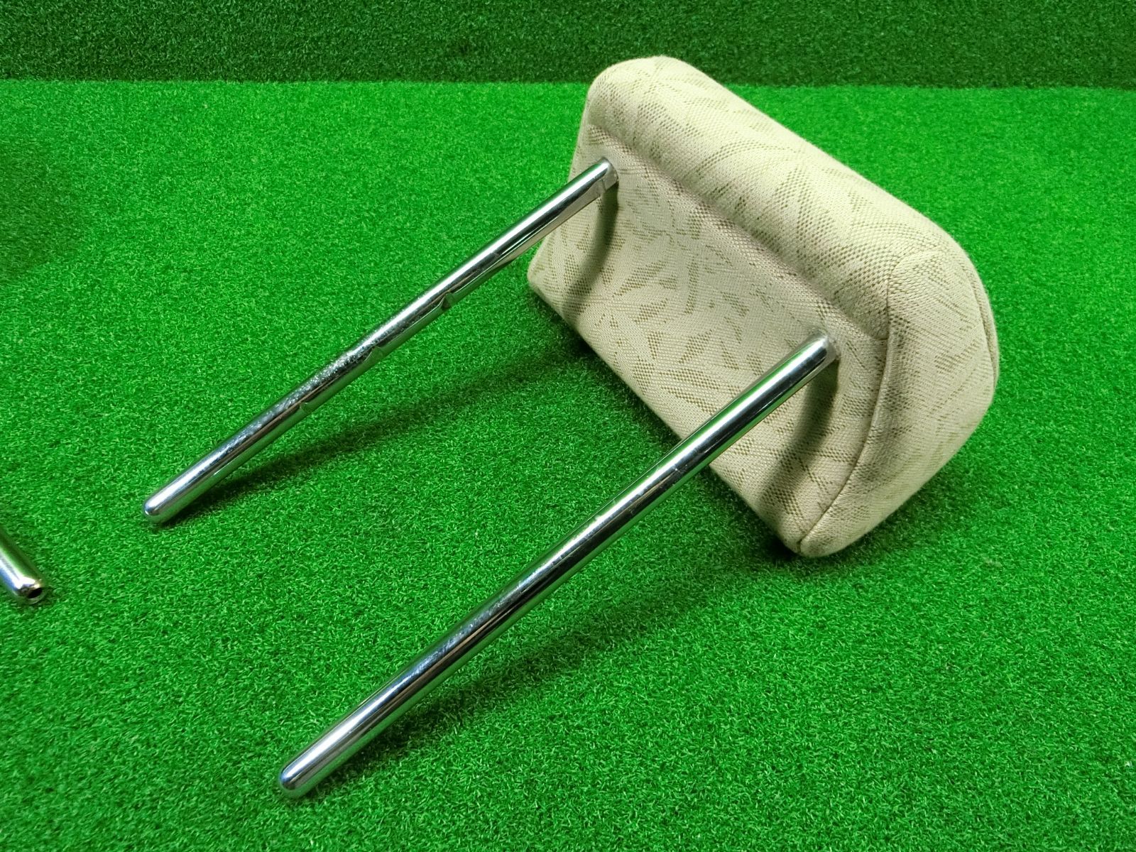 [K7450] アルトラパン HE21S リア ヘッドレスト 左右セット - メルカリ