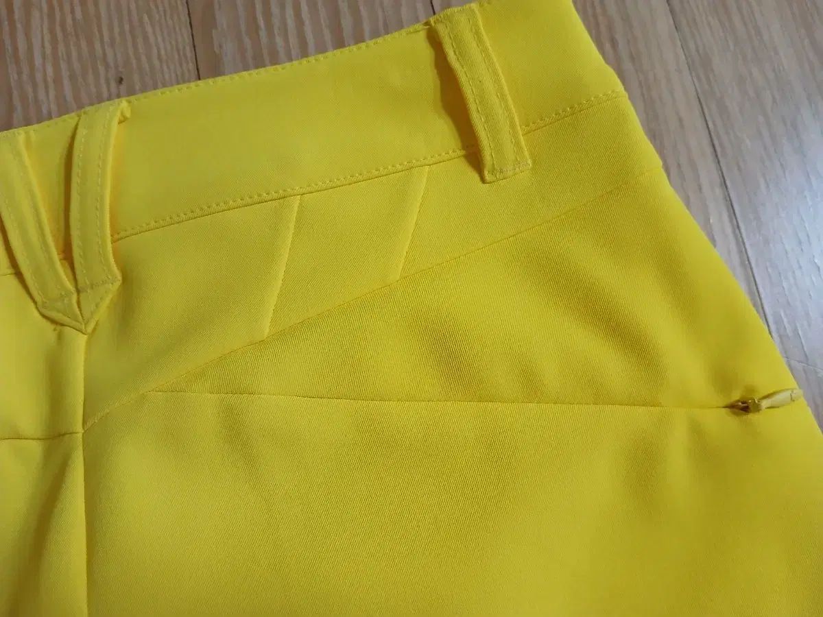 女性用ゴルフウェアディセントTシャツスカートセット