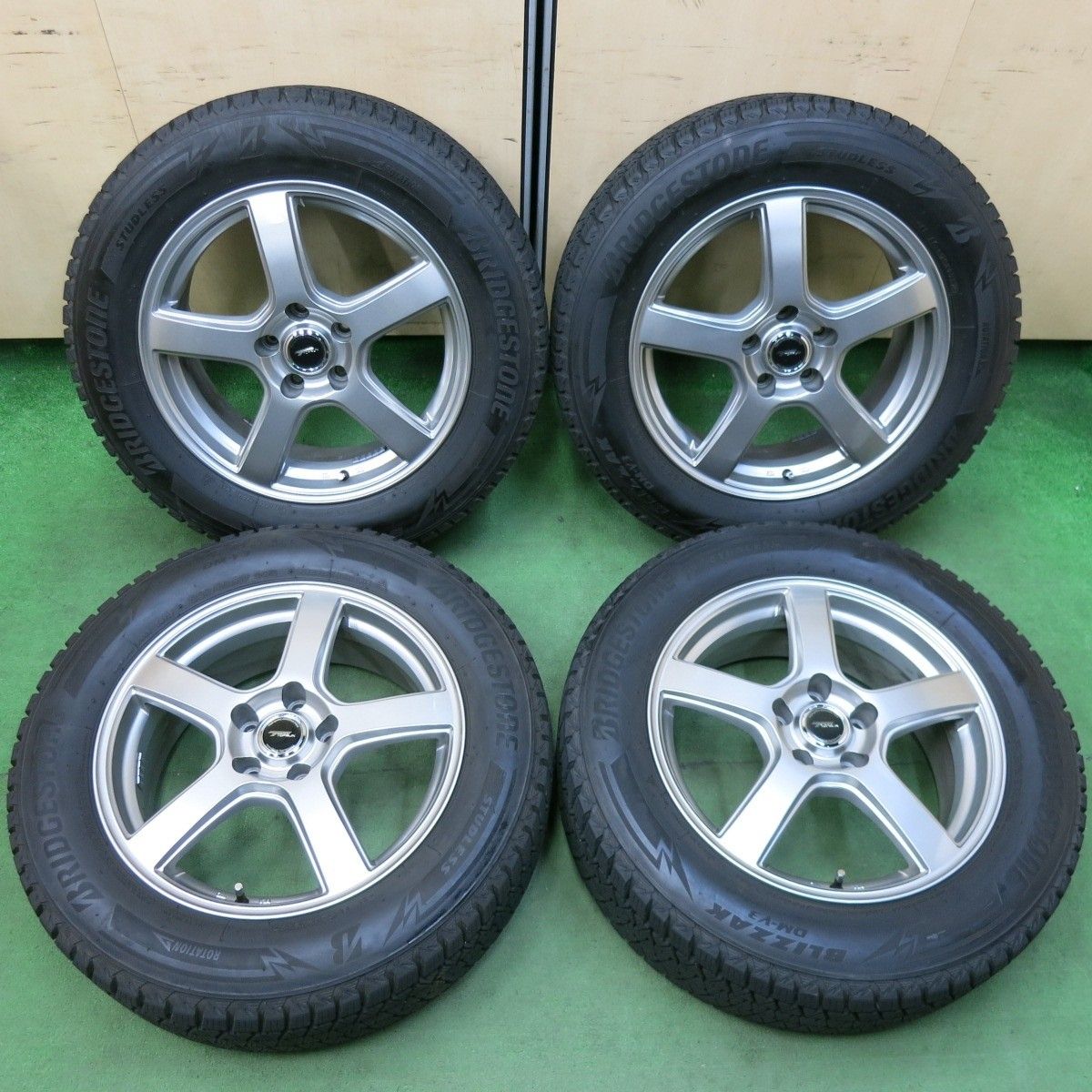 BS DM-V3 225/60R17 溝有りスタッドレス！ 【公式通販】