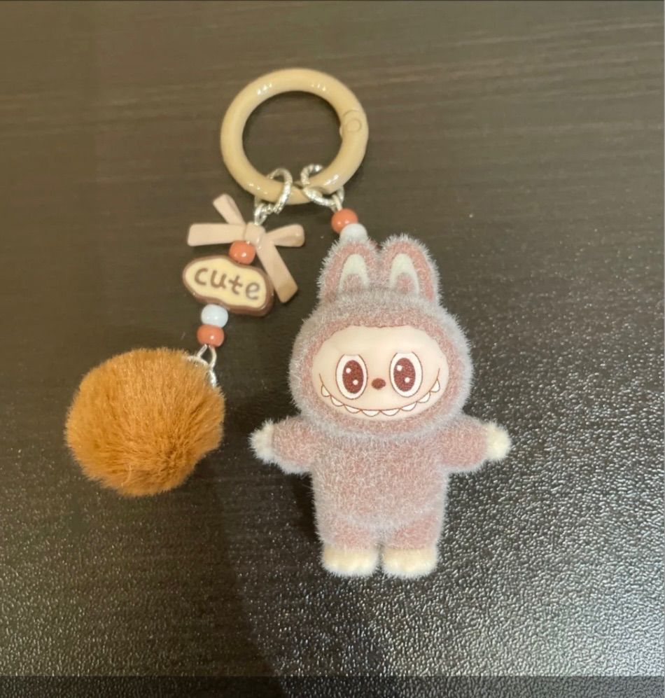 ラブブ　8個まとめ売りLabubu キーホルダー　リボン　ミニ　新品 4個セット ラブブ Labubu キーホルダー ミニ ポンポンリボン付き