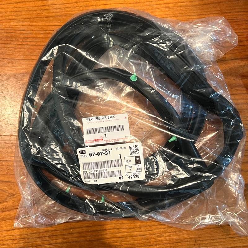 トヨタ純正 70 ランドクルーザー バックドア ウェザーストリップ 左 リアゲート 助手席側 LAND CRUISER Back Door Weatherstrip Left