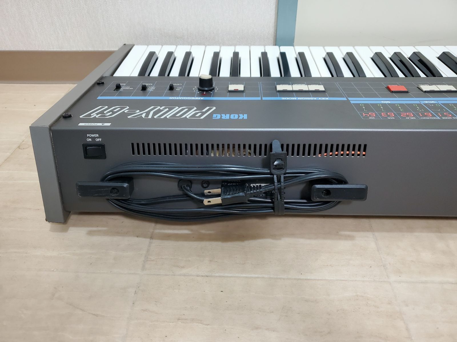 ジャンク KORG POLY 61 シンセサイザー 楽器 鍵盤 - メルカリ